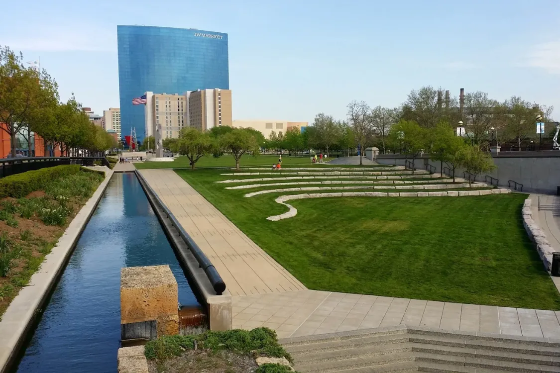 Silent disco setup at some of our favourite locations in Denver's Washington Park by Silent Disco Rentals. Explore the unique experience of hosting events with wireless headphones in these picturesque venues