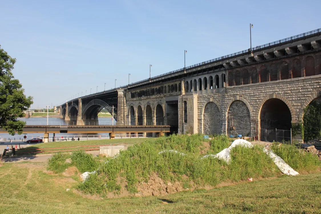 Silent disco setup at some of our favourite locations in Denver's Washington Park by Silent Disco Rentals. Explore the unique experience of hosting events with wireless headphones in these picturesque venues