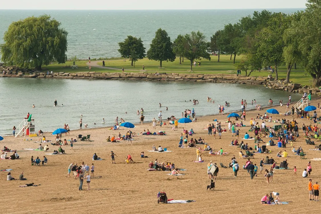 Silent disco setup at some of our favourite locations in Denver's Washington Park by Silent Disco Rentals. Explore the unique experience of hosting events with wireless headphones in these picturesque venues