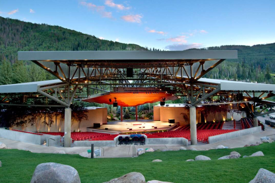 Silent disco setup at some of our favourite locations in Denver's Washington Park by Silent Disco Rentals. Explore the unique experience of hosting events with wireless headphones in these picturesque venues