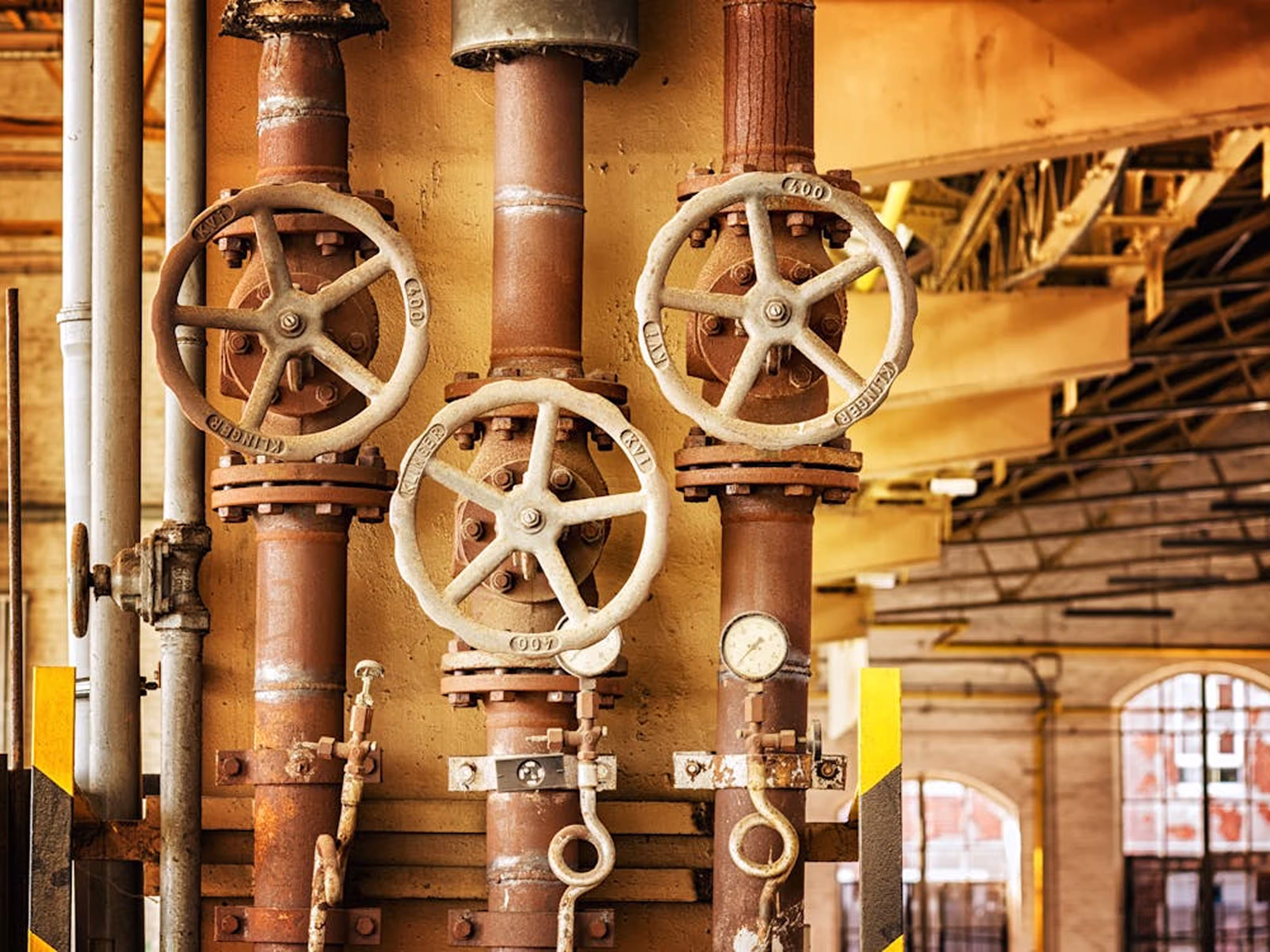 A robust redistribution mechanism: financing public climate projects