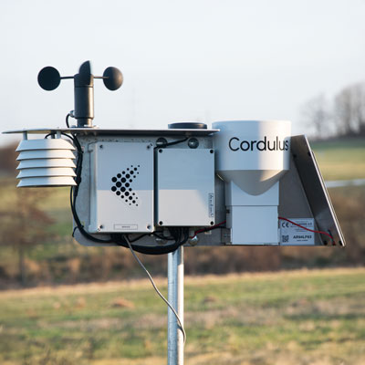 Cordulus weerstation in een veld