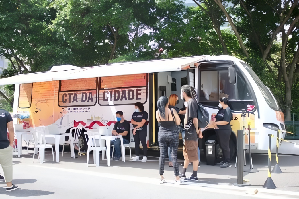 Centro de Testagem realizando ação no Largo do Arouche 
