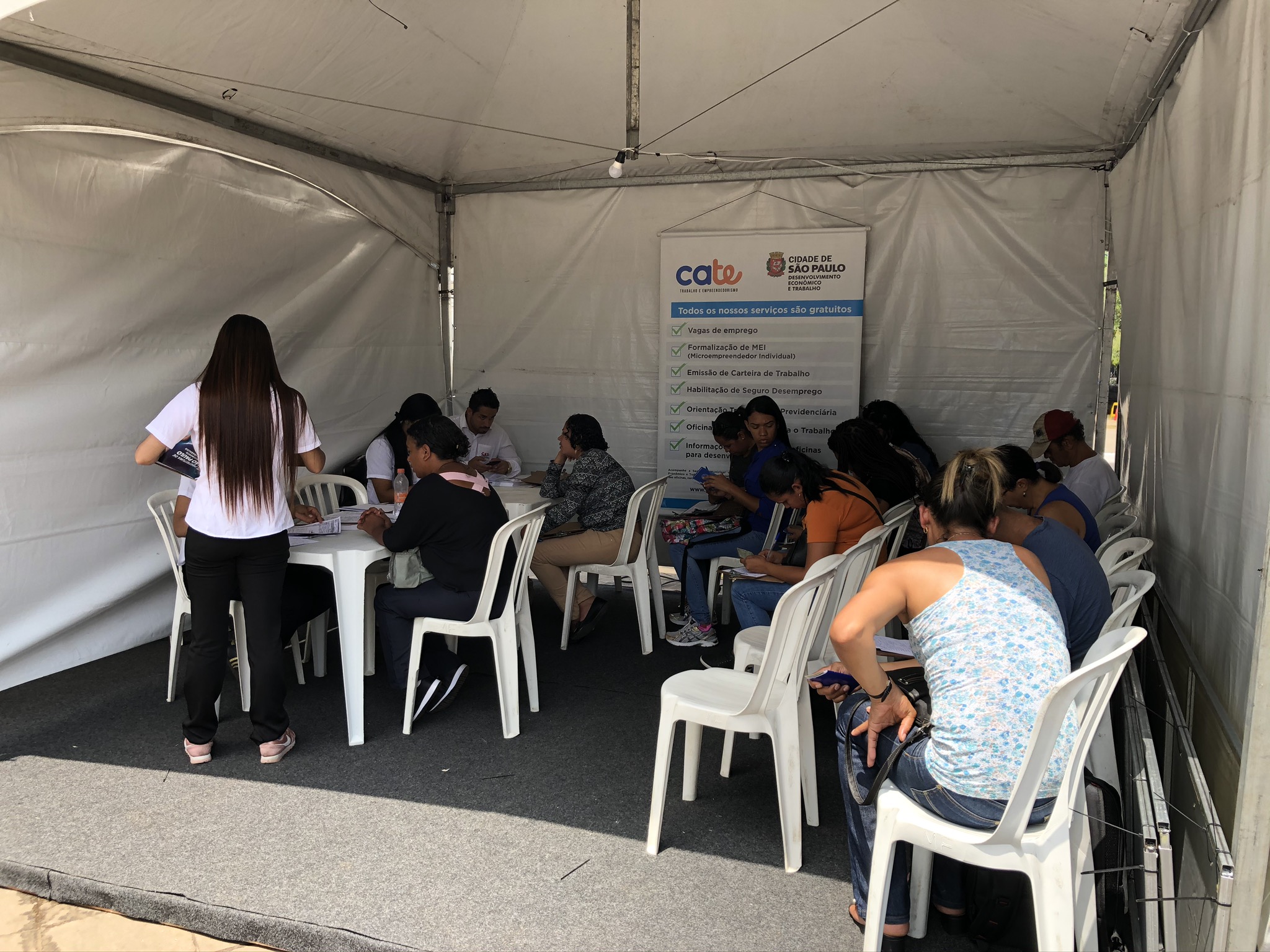 Ação de oferta de emprego realizada pelo Cate Móvel na cidade de São Paulo 