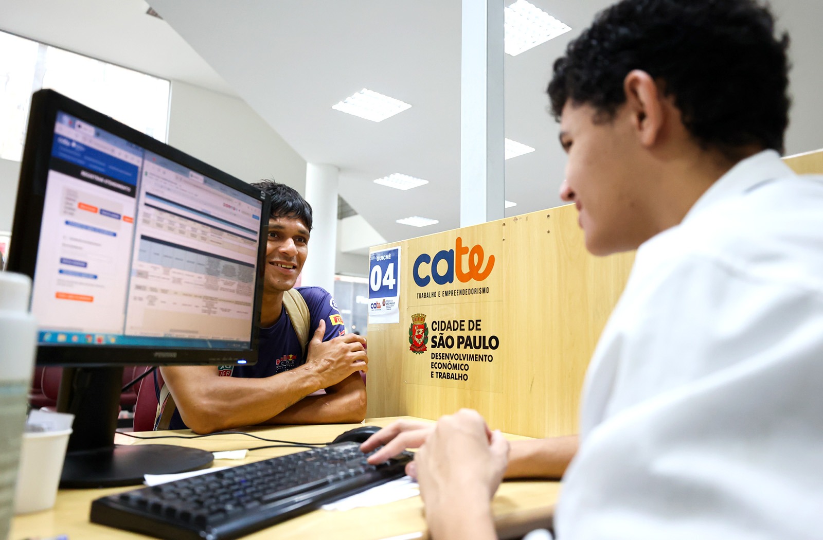 Atende do Cate SP realizando o cadastro de um candidato para vagas disponibilizadas no portal.