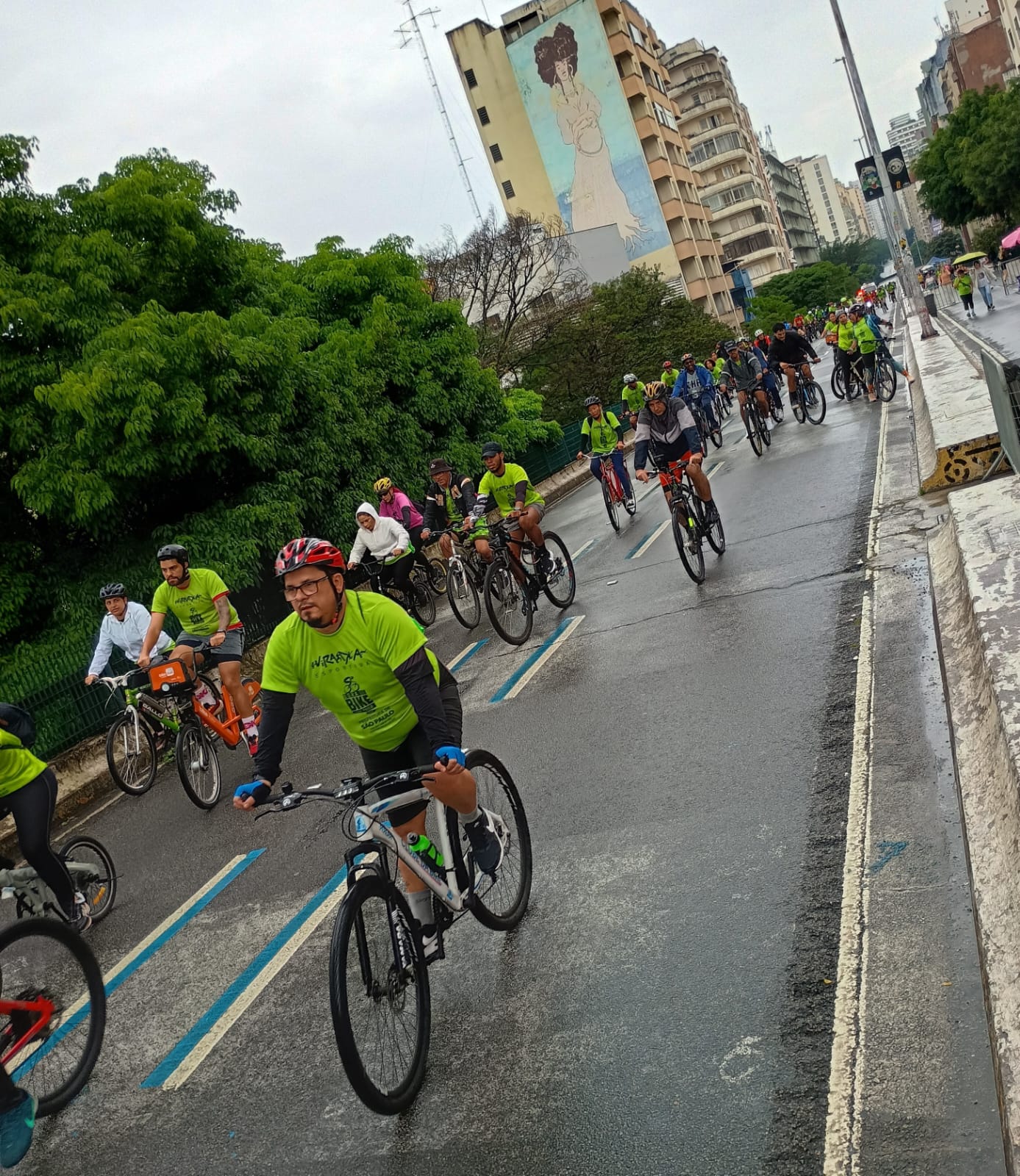 Pedalada realizada na manhã de domingo na Virada Cultural 