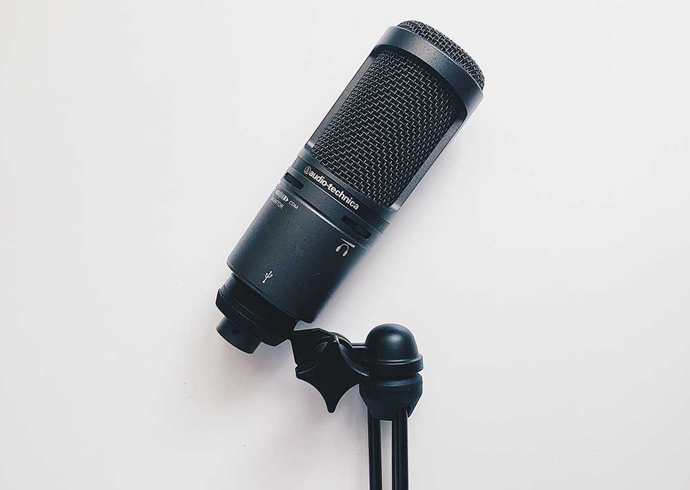 podcasting equipment microphone