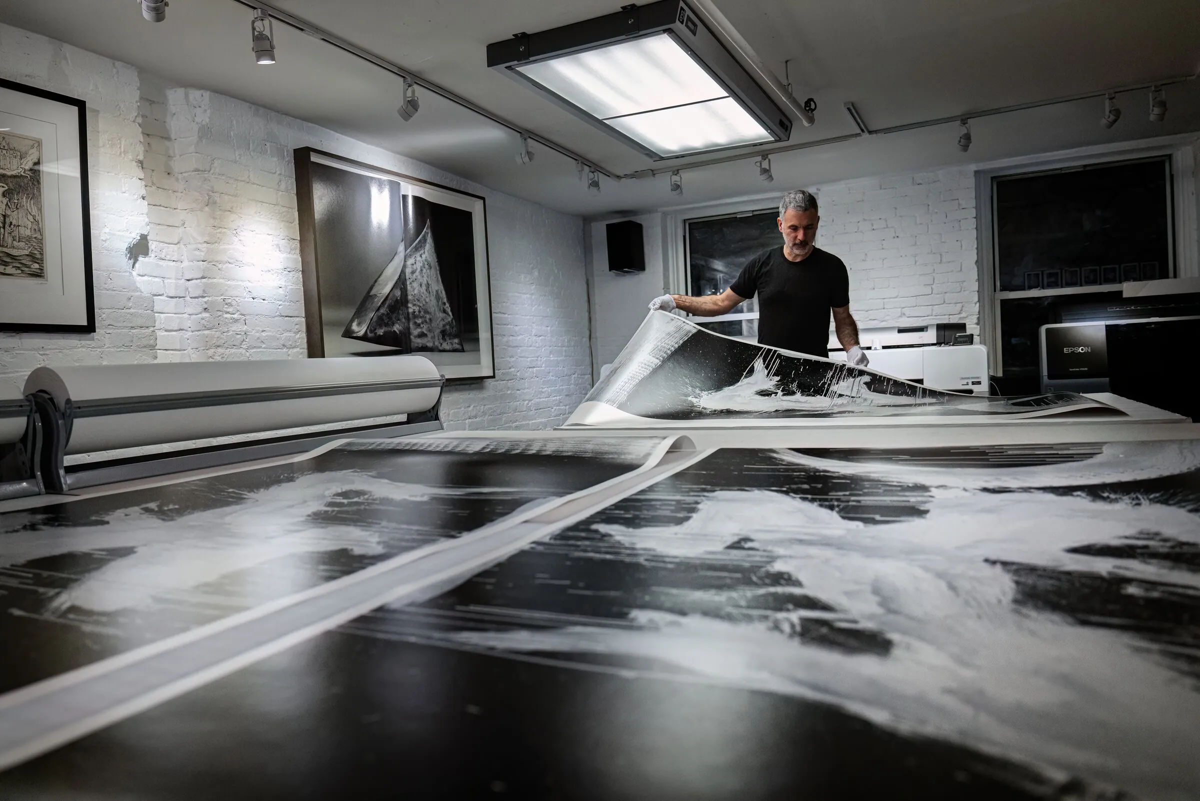Stephen Gross working on Richard Hambleton print