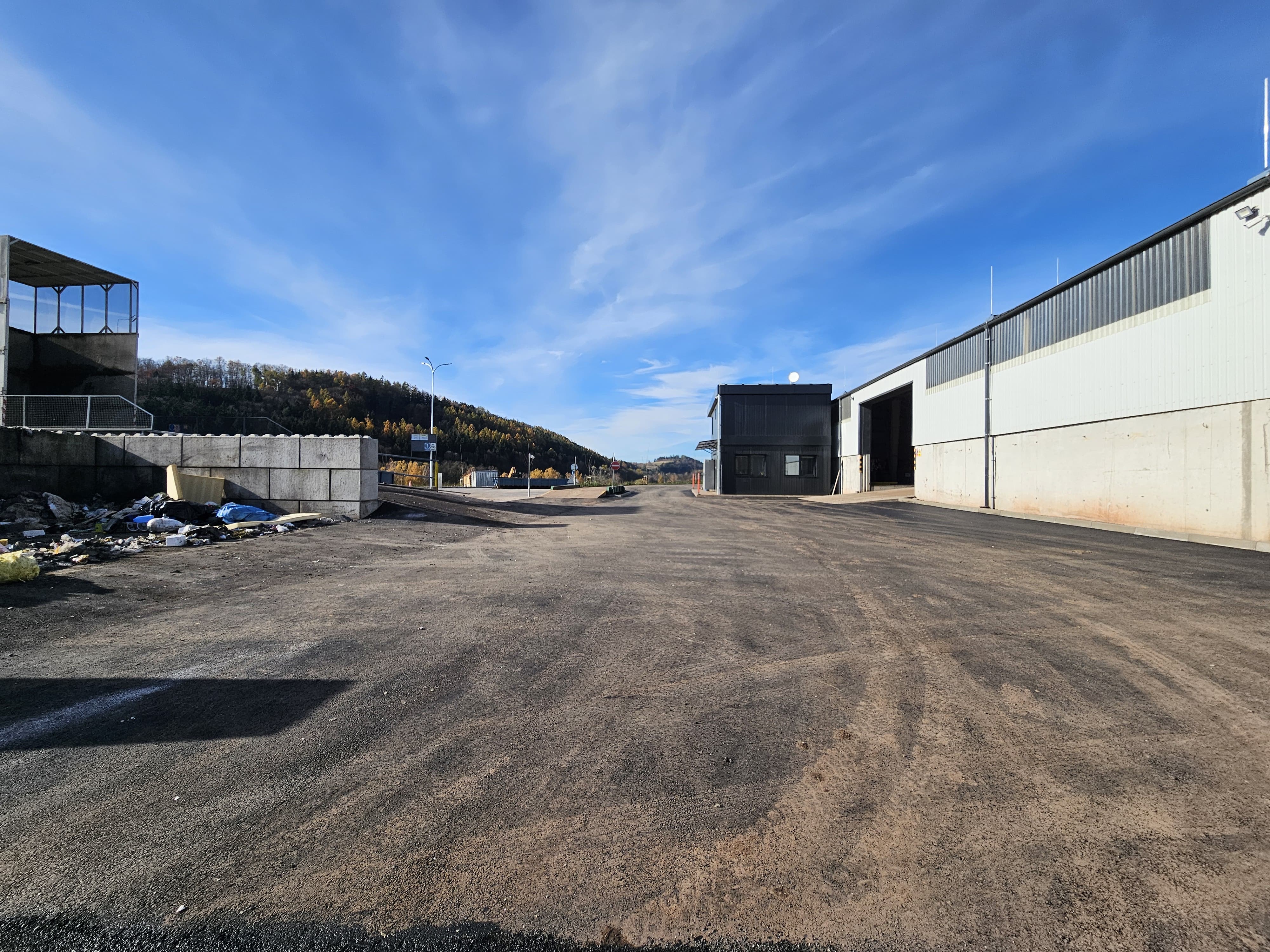 Oprava zpevněných ploch v areálu Marius Pedersen - Heřmánkovice