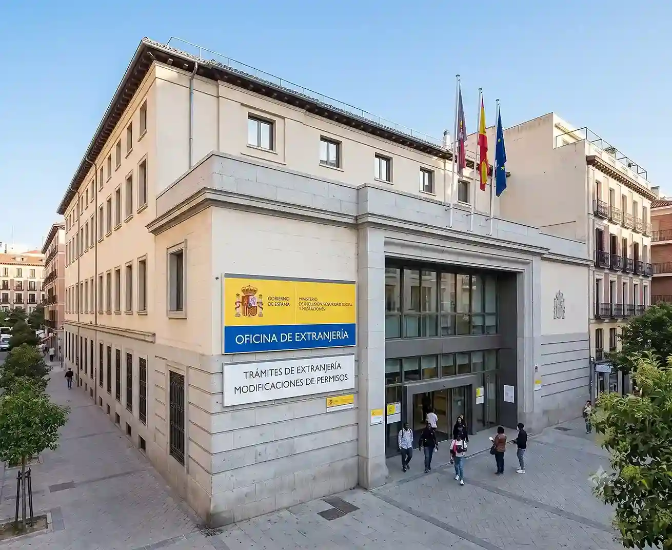 Spain Oficina de Extranjería immigration office processing permit modifications