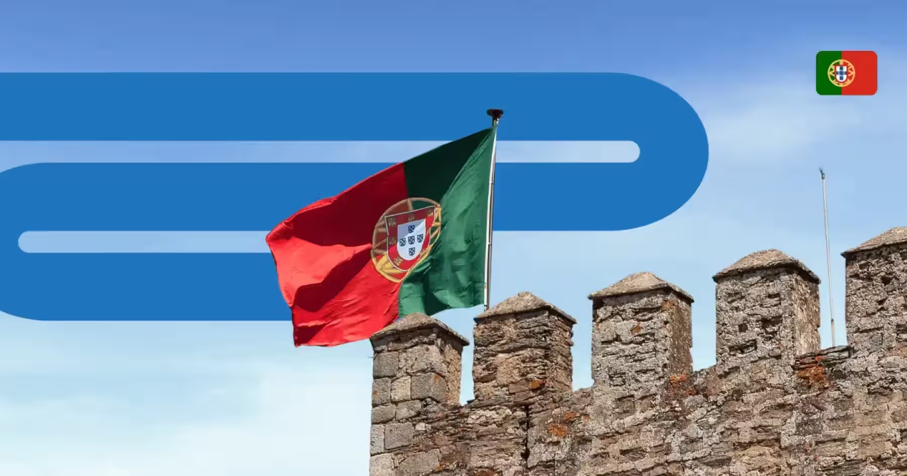 Le drapeau portugais hissé sur le mur du château