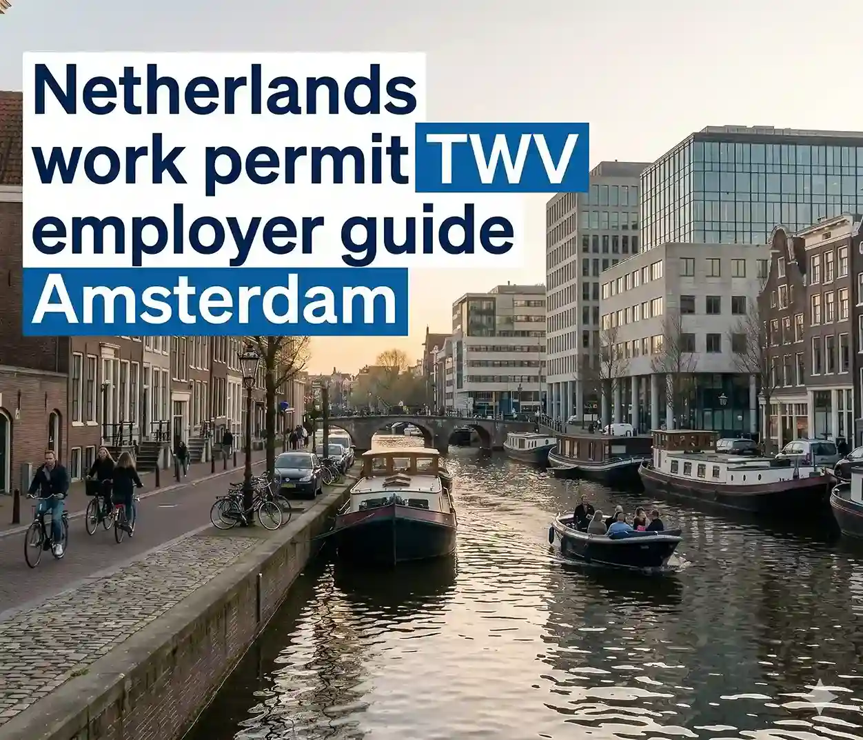Personalfachkraft, die an einem Schreibtisch vor dem Hintergrund der Amsterdamer Skyline Unterlagen für einen Antrag auf eine niederländische TWV-Arbeitserlaubnis prüft