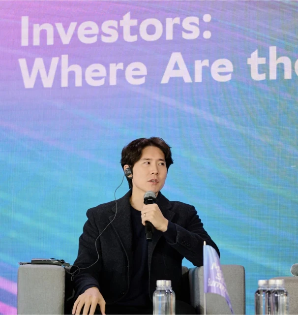 2080 Co-Founder Sun Choi participating in a cross-border investment panel, as pictured in the AGAVITA announcement.