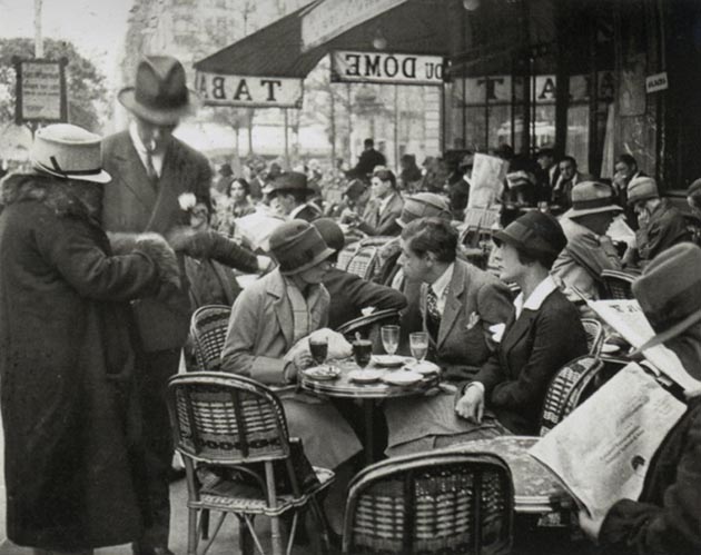 Le Dome cafe in Paris in the 1920s