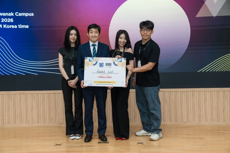 A participating team at the SNU RISE Demo Day.
