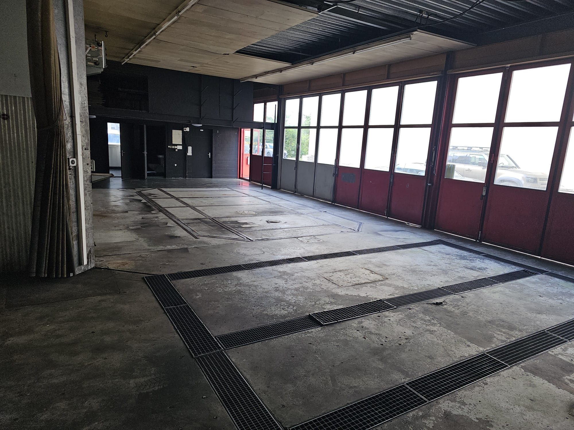 Old workshop building before the renovation at the new location