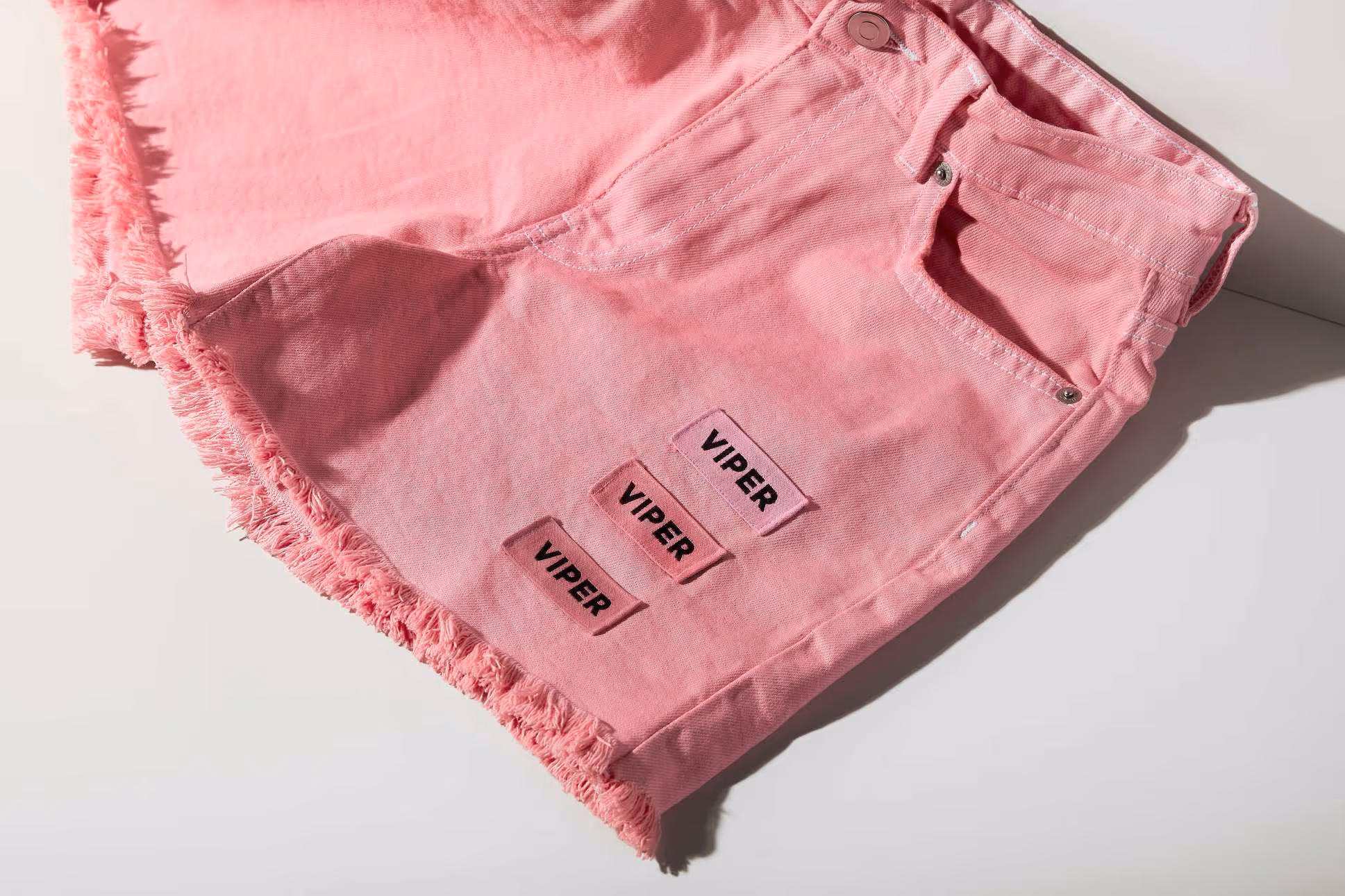 The influence and advantages of garment-dyed trims
