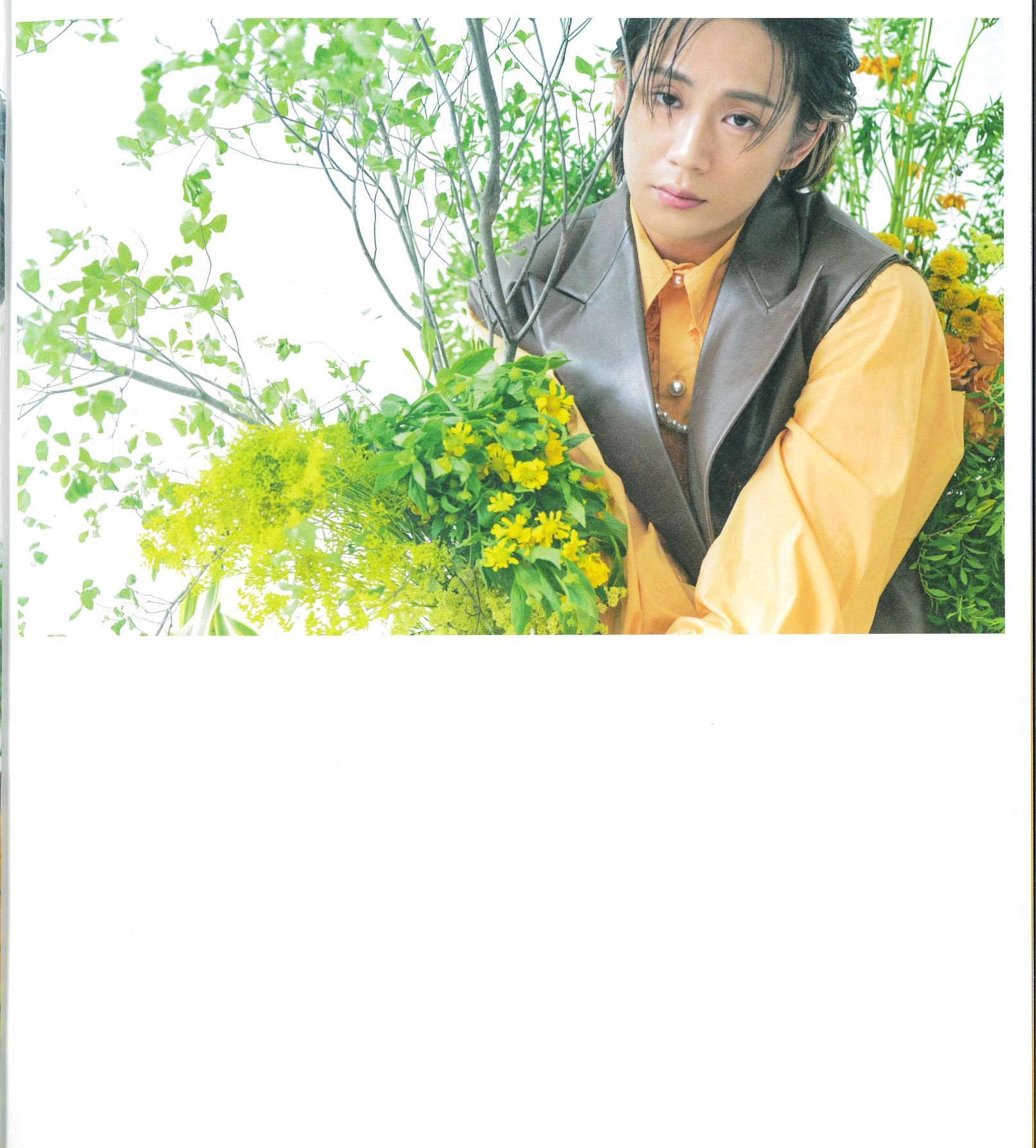 前川優希 2nd 写真集「指先で触れる青」