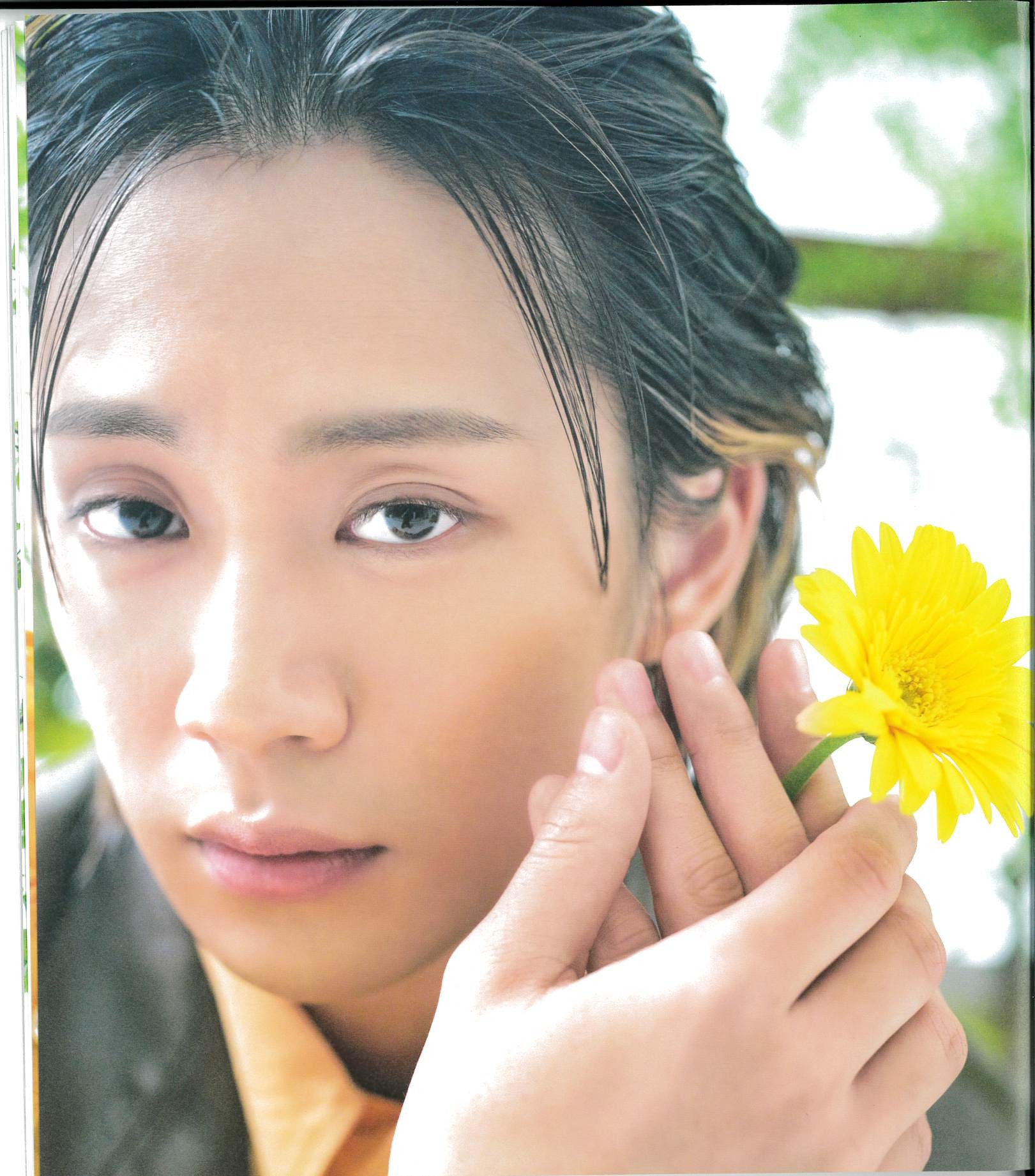 前川優希 2nd 写真集「指先で触れる青」