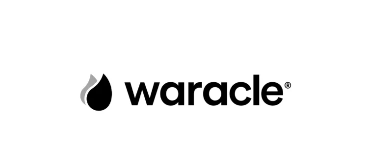 Waracle-Logo mit einem stilisierten schwarzen Tropfen und einem grauen Welleneffekt auf der linken Seite, daneben der kleingeschriebene Schriftzug „waracle“ mit einem registrierten Markenzeichen-Symbol.