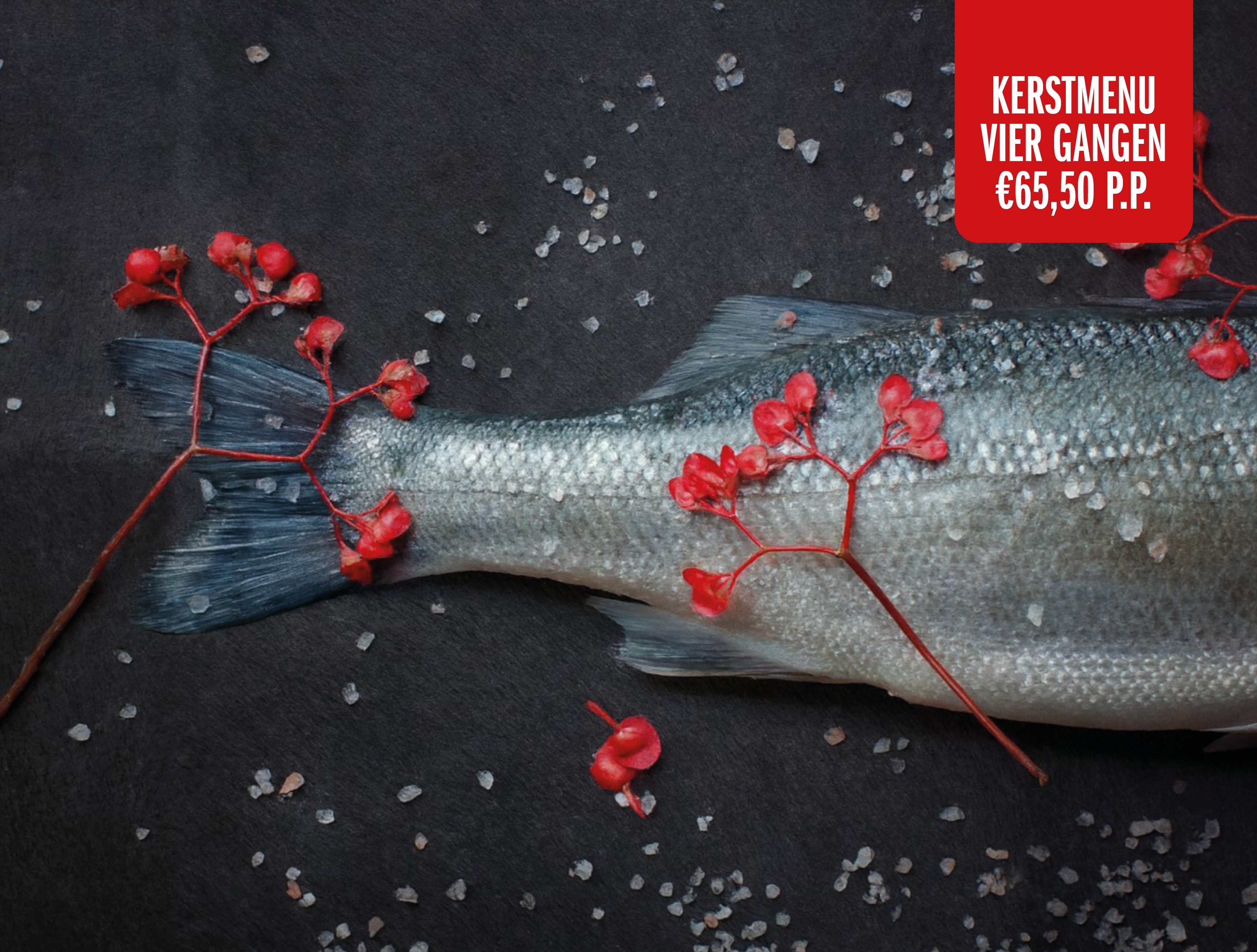 Foto met meerdere borden met eten