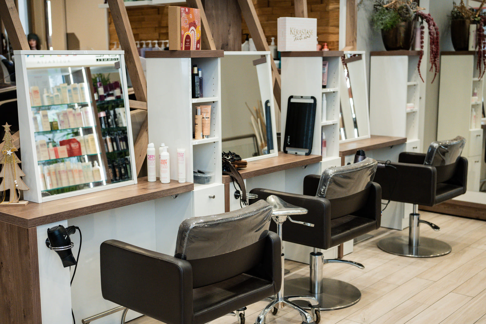 Wie man die laufenden Kosten für einen Friseursalon im Griff behält