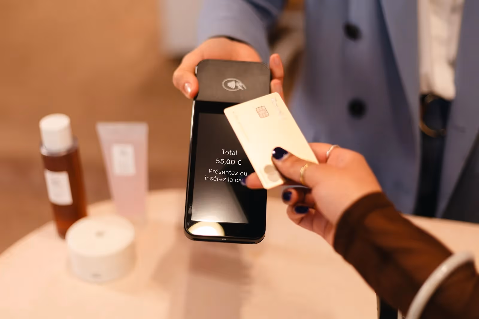 Comment bien choisir le terminal de paiement (TPE) pour son établissement de beauté ?