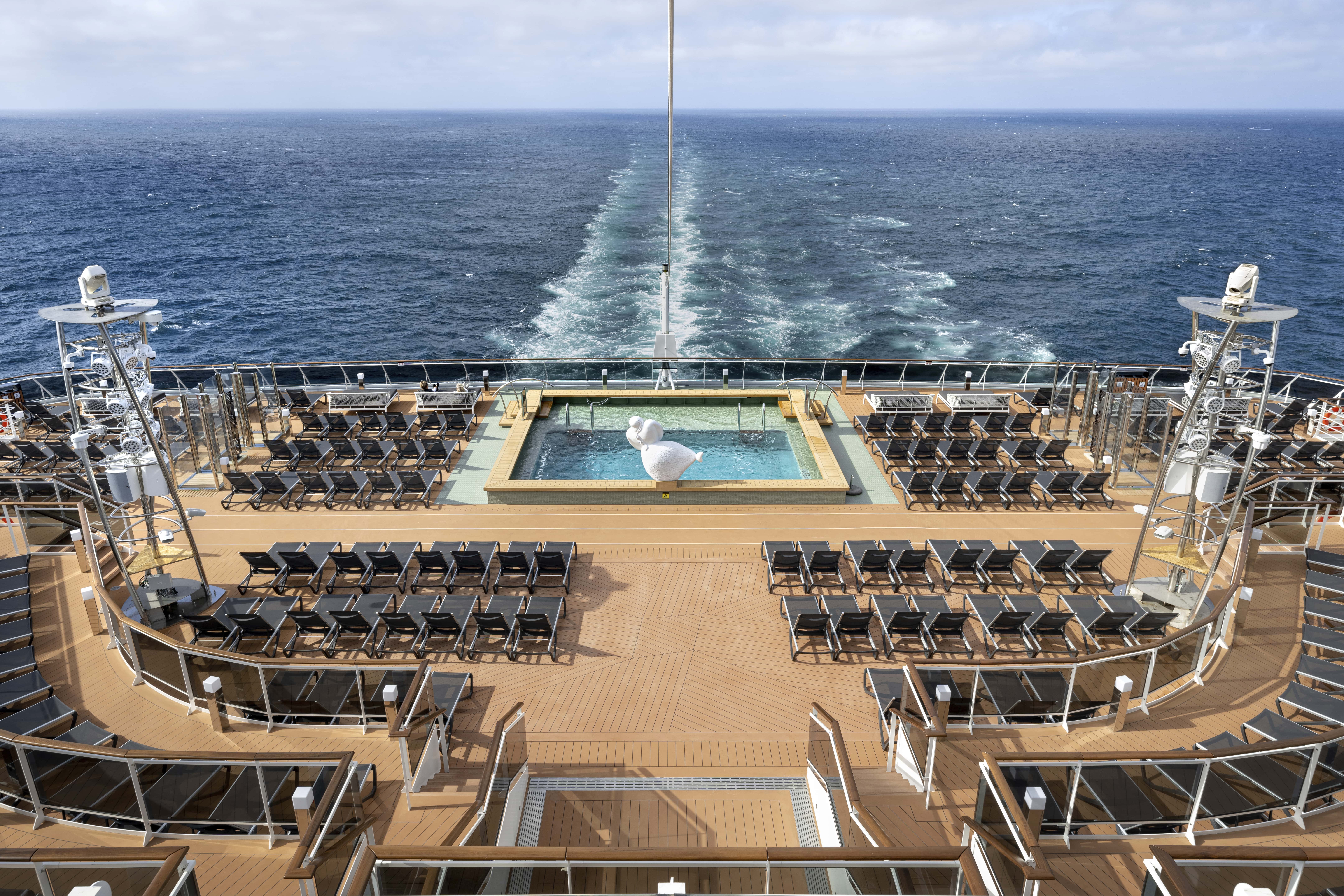 Horizon Pool, MSC Euribia. Foto: MSC Cruises