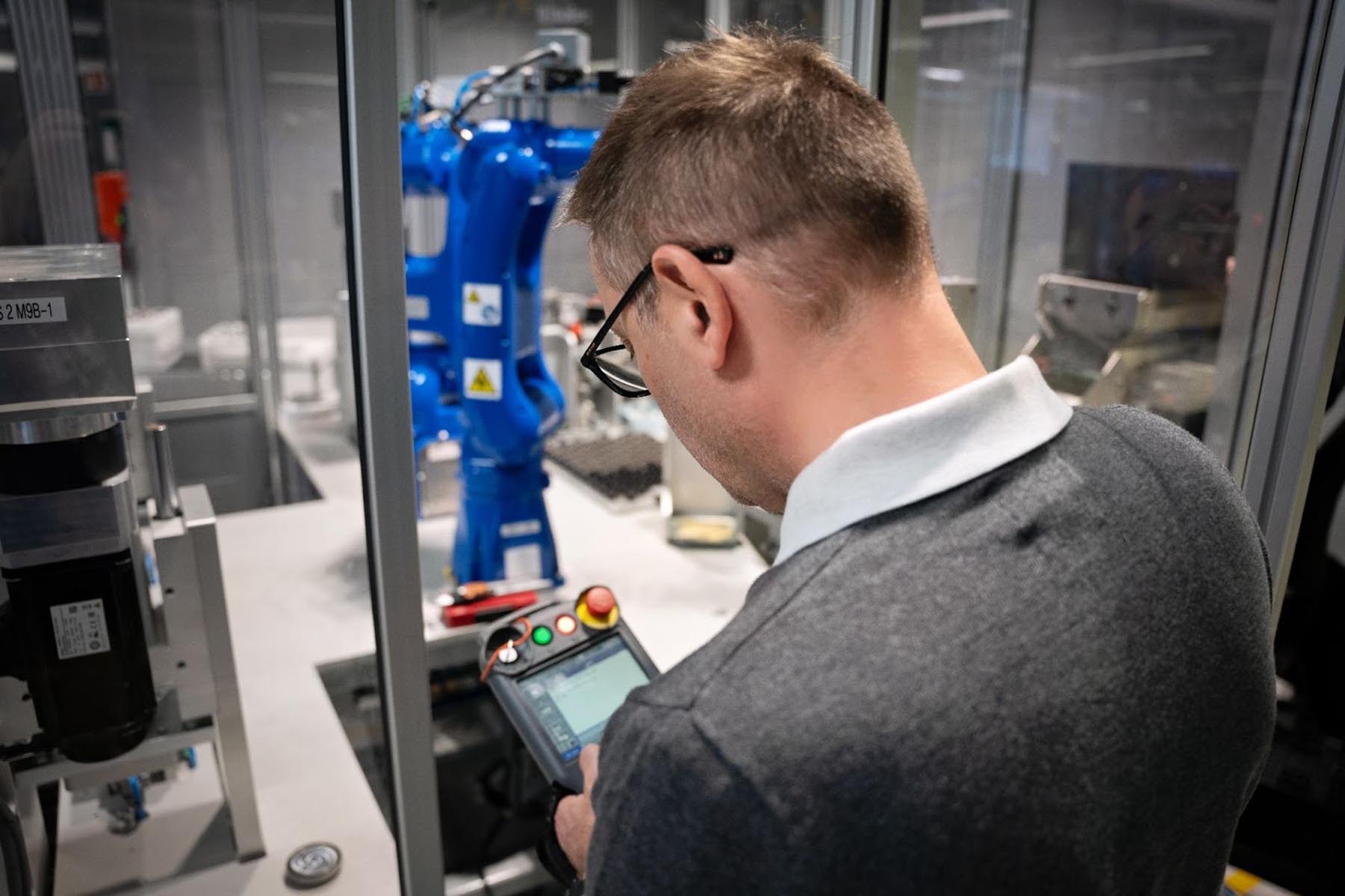 Robotceller: Fra frittstående maskin til intelligent produksjonsenhet