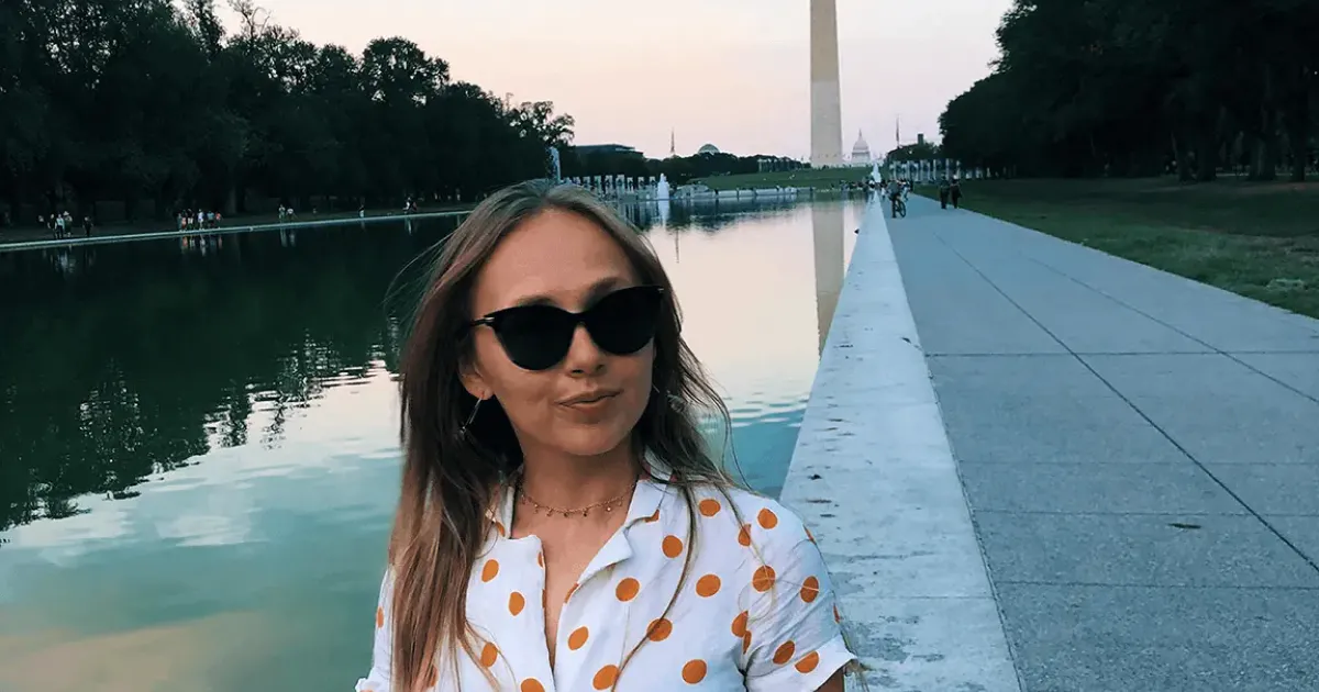 Anissa in front of the Washington Monument