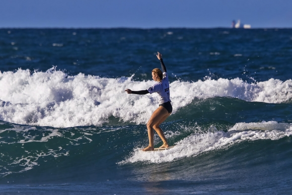 ZigZag Durban_Surf_pro_CristyGilmore_womens_longboard_winner.JPG1