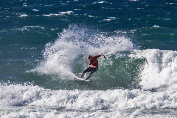 ZigZag Durban_surf_pro_mens_winner_AdinMasencamp_IanThurtell