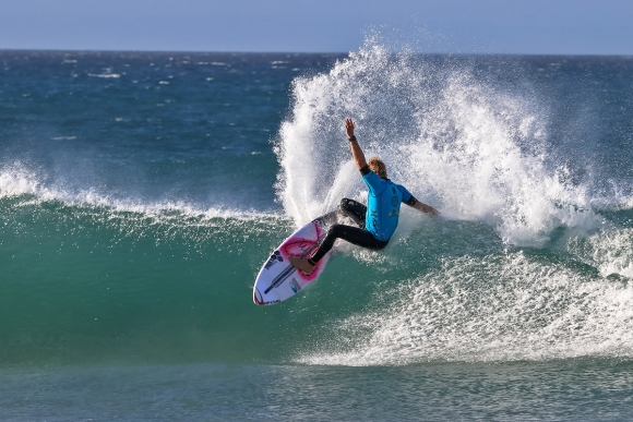 Volkswagen-SA-Open-of-Surfing-pres-by-Hurley- -Ian-Thurtell--JACKSON-BAKER-2