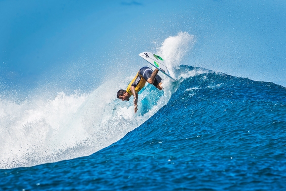Filipe Toledo8398TahitiPro18Poullenot_mm