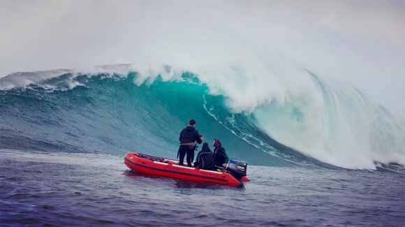 shooting-big-waves-for-satori-film