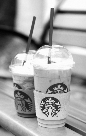 starbucks takeaway coffee with straws
