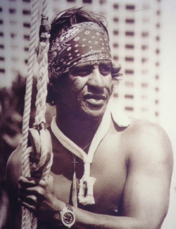 Eddie-OnHokulea