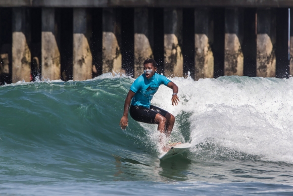 SnenhlanhlaMakhubu-SummerSurf-NickFerreira