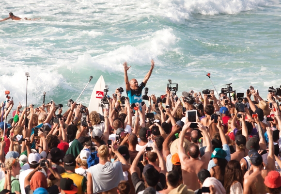 Hero of the people. Photo ASP / Cestari