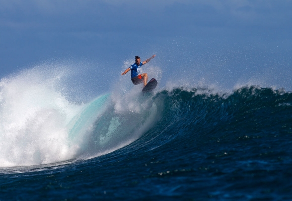 Travis Logie-fij1i4kirstin