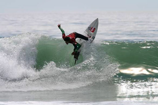 Mickey February shreds his way to a excellent win in the U-15 division. Photo