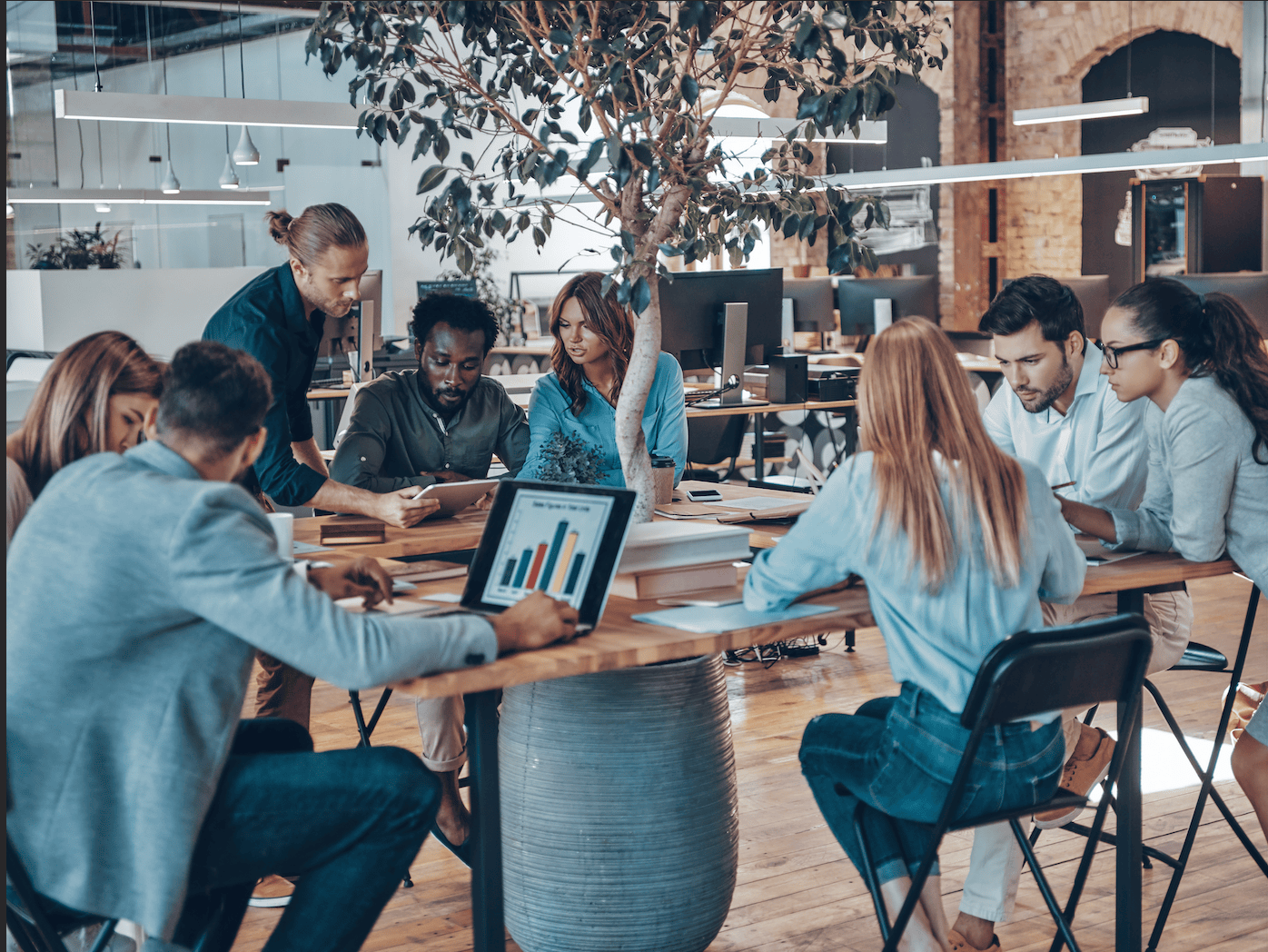 Découvrez comment la qualité de vie au travail agit sur la santé, l'engagement, la prévention des risques et la performance globale de l’entreprise.
