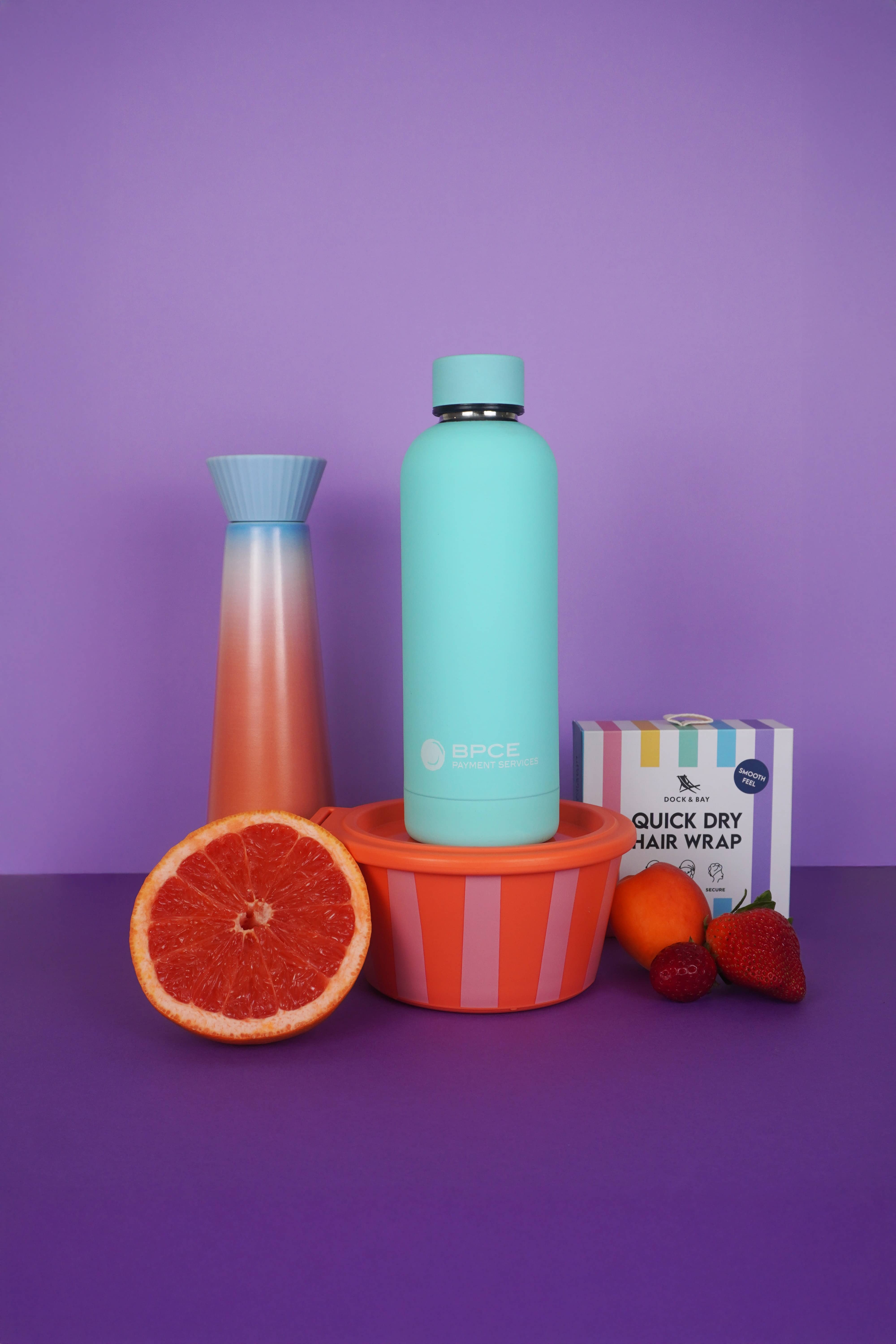 Proposez une lunch box pratique et design pour encourager vos collaborateurs à mieux s'alimenter au quotidien. Un objet utile et durable pour faciliter les déjeuners faits maison, promouvoir l'équilibre alimentaire et prolonger concrètement les bienfaits d