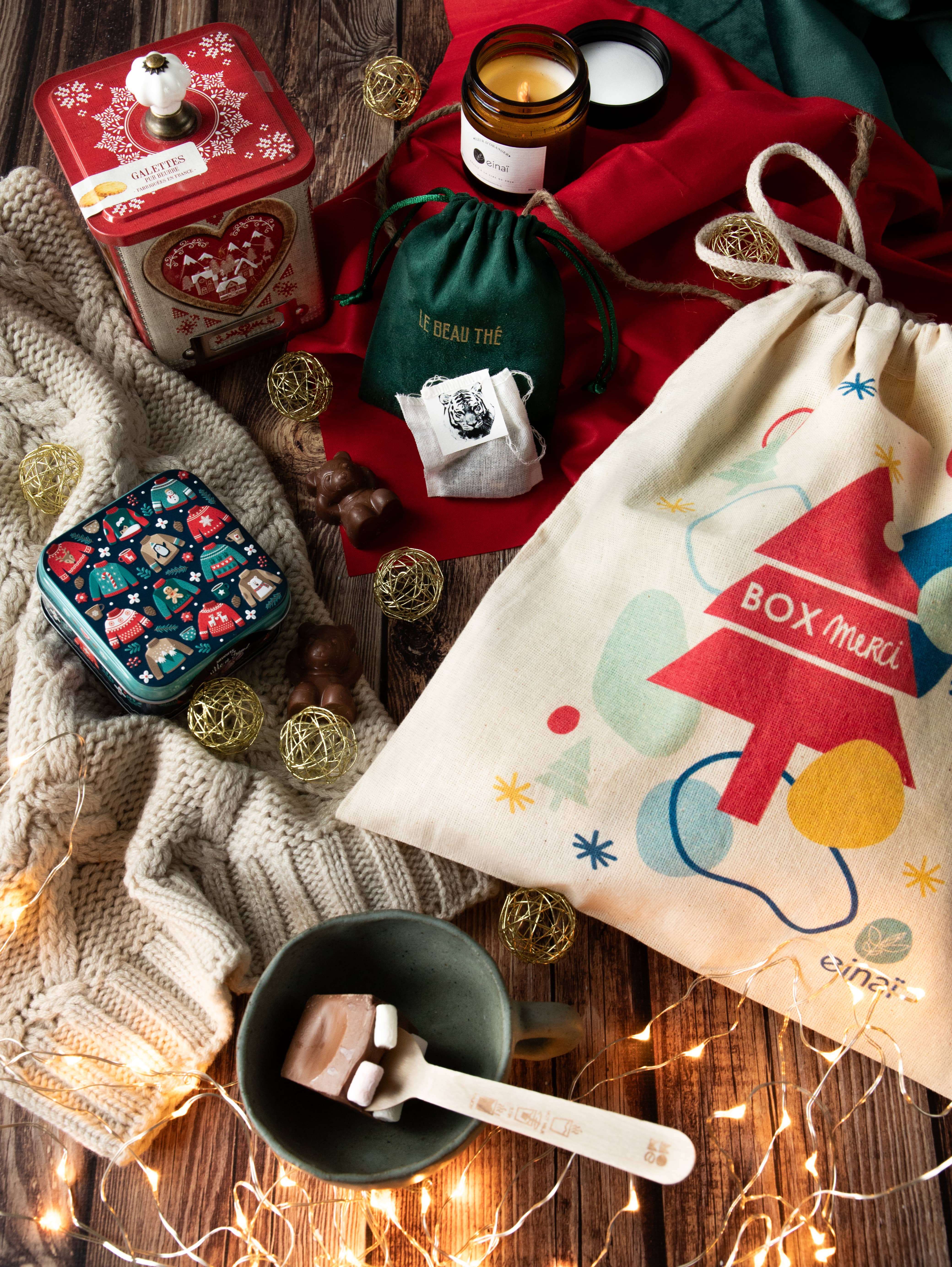 Créez un coffret de Noël sur-mesure pour remercier et faire plaisir : douceurs festives, produits bien-être, goodies personnalisés… Une attention chaleureuse qui renforce les liens et marque la fin d’année avec positivité et reconnaissance.
