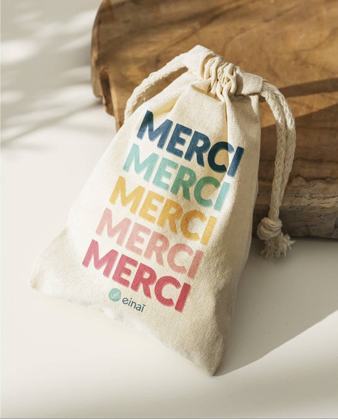 Remerciez vos collaborateurs avec une box cadeau sur-mesure et engagée. Une attention unique pour valoriser leur investissement, renforcer le sentiment d'appartenance et cultiver le bien-être au sein de vos équipes. Un geste fort pour prolonger l'impact de