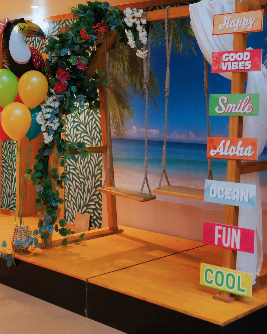 Un événement de vœux immersif sur le thème Hawaï pour BPCE : scénographie, animations et expérience QVT pour 800 collaborateurs.