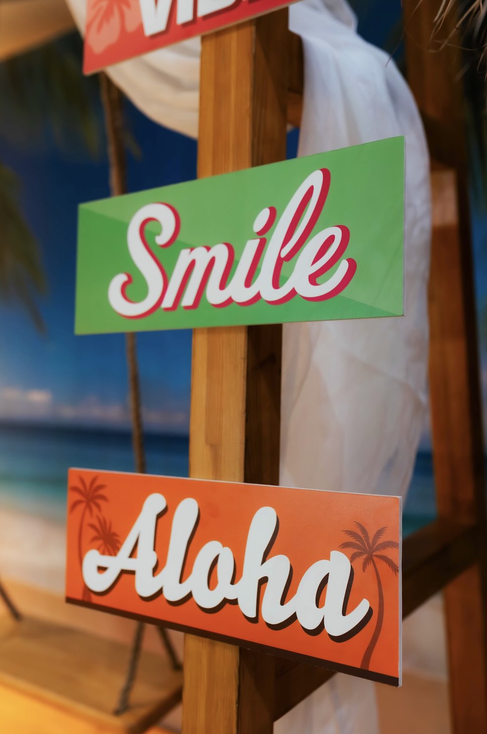 Un événement de vœux immersif sur le thème Hawaï pour BPCE : scénographie, animations et expérience QVT pour 800 collaborateurs.