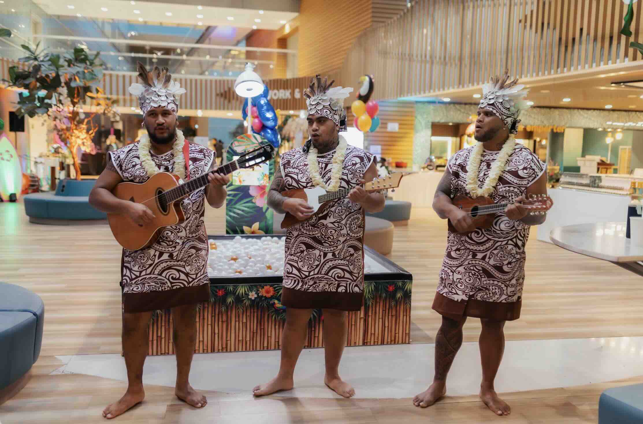 Un événement de vœux immersif sur le thème Hawaï pour BPCE : scénographie, animations et expérience QVT pour 800 collaborateurs.