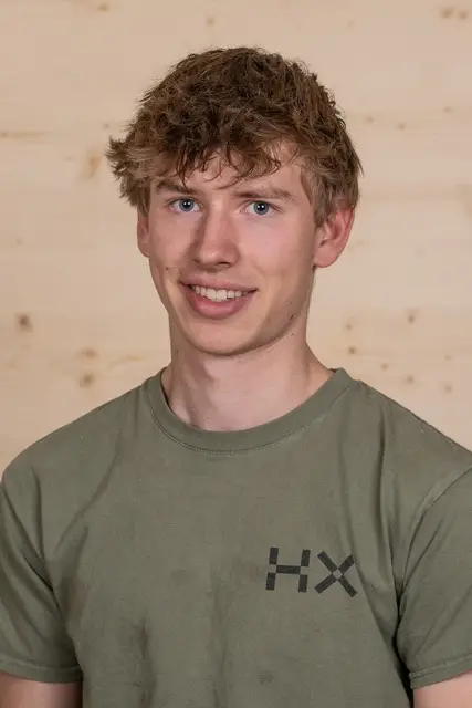 Leo, Auszubildender Schreiner