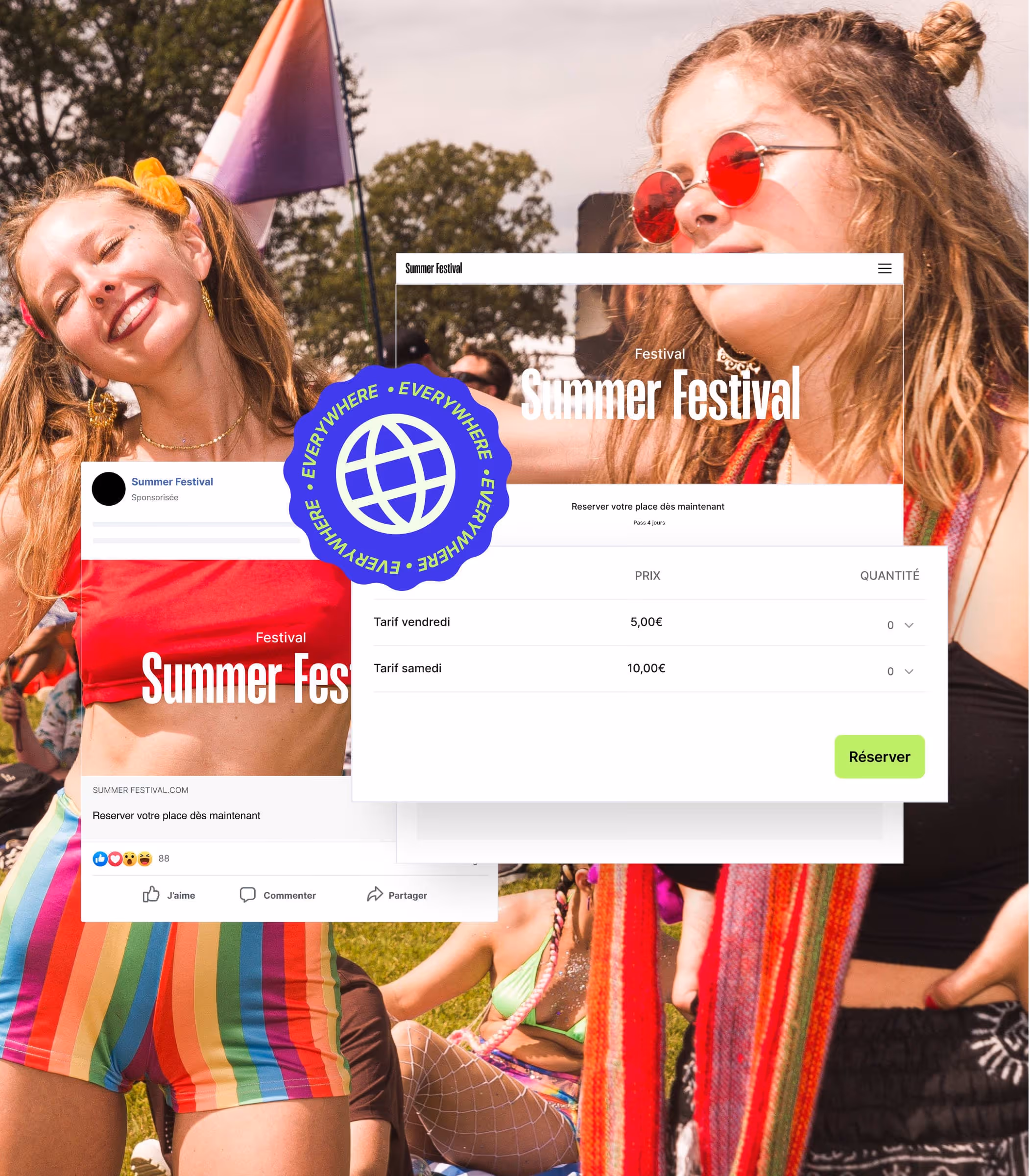 Deux jeunes femmes souriantes en tenue colorée à un festival d'été en plein air.